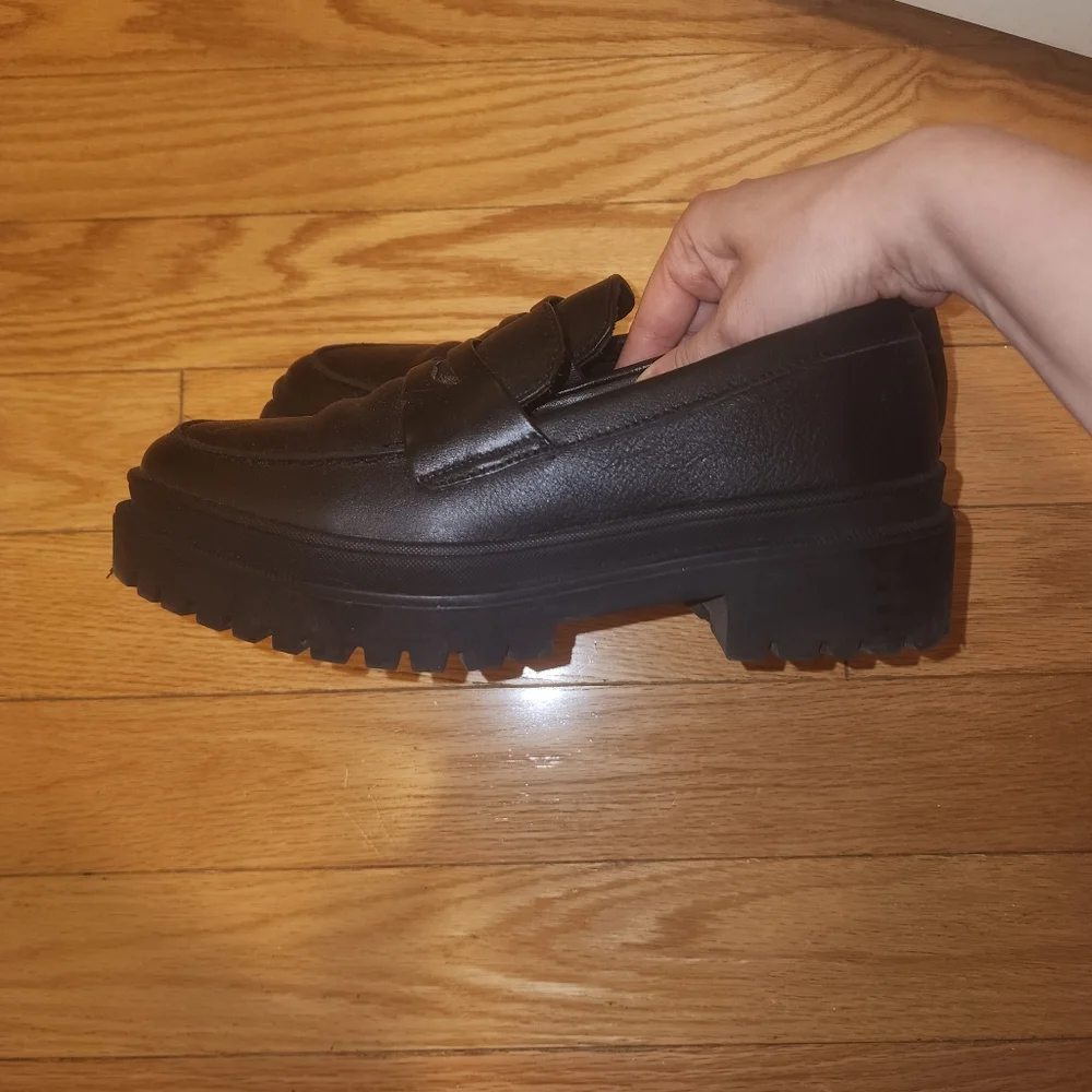 Portland Leather Zoe Chunky Leather Loafers EUC - Picture 10 of 10